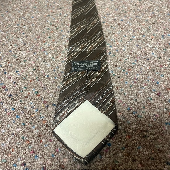 Vintage Christian Dior Men’s Neck Tie 100% Silk Brown Skinny Floral - Picture 4 of 4